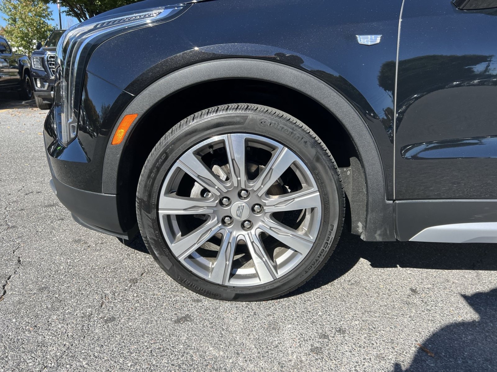 Used 2023 Cadillac XT4 Premium Luxury w/ Technology Package AWD/4WD image 12