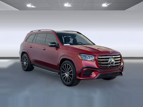 Used 2024 Mercedes-Benz GLS 580 4MATIC image 7
