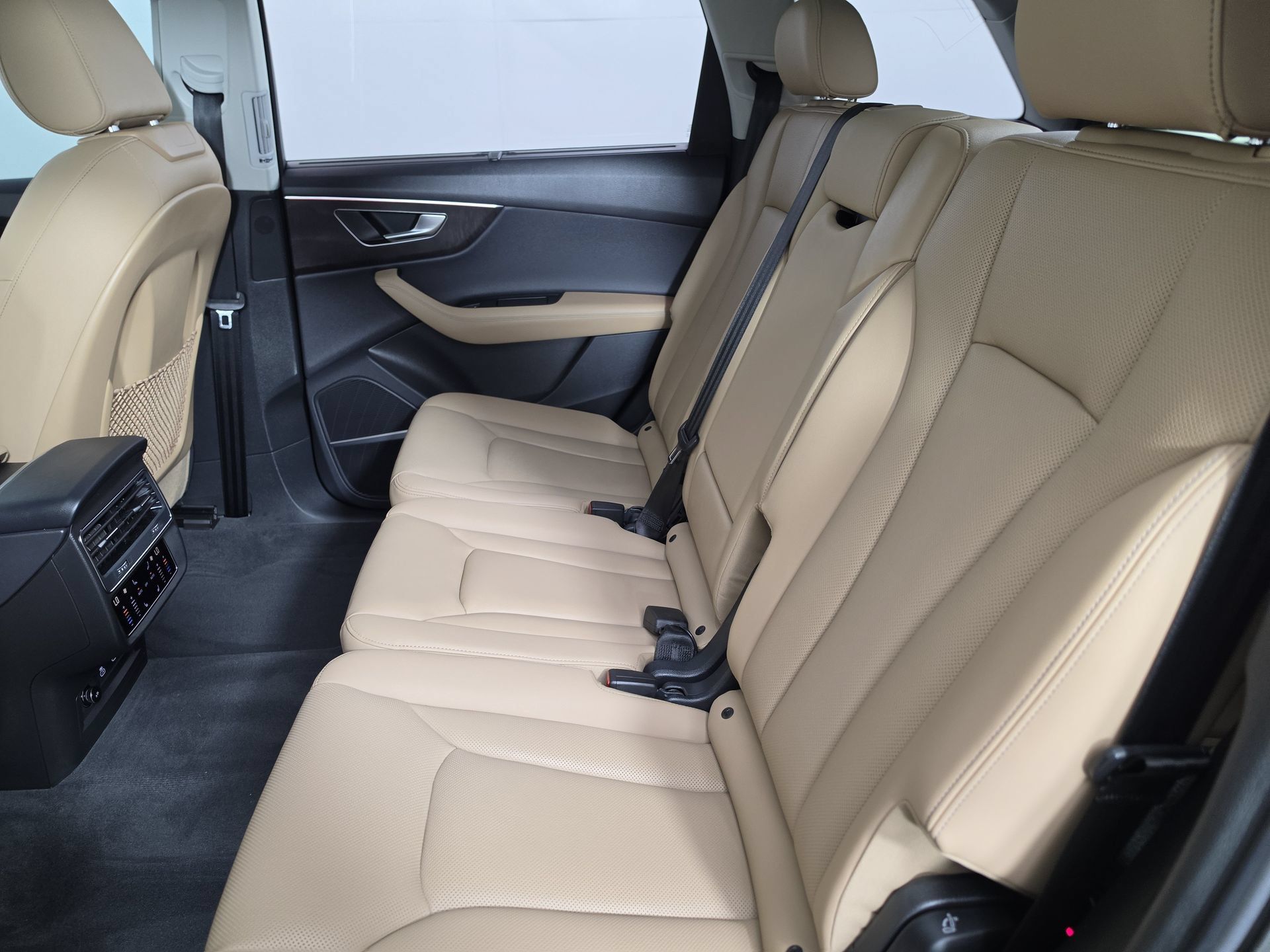 Used 2025 Audi Q7 3.0T Premium Plus AWD/4WD image 27