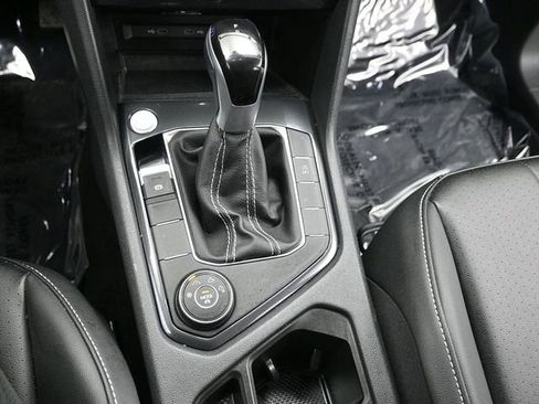 Used 2024 Volkswagen Tiguan SE image 21