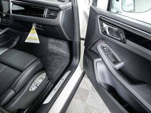 New 2026 Porsche Macan S image 27