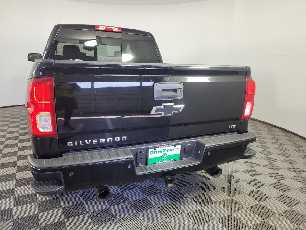 Used 2017 Chevrolet Silverado 1500 LTZ Z71 w/ Midnight Edition AWD/4WD image 6