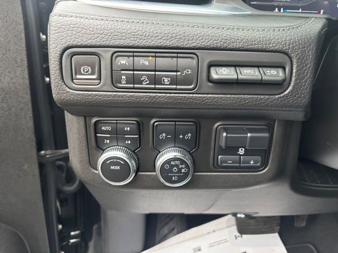 Used 2022 GMC Yukon Denali w/ Max Trailering Package image 23
