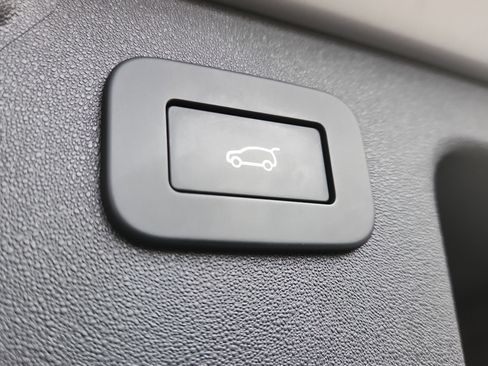 Used 2023 Land Rover Discovery Sport S R-Dynamic image 15