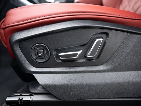 New 2026 Audi SQ8 Prestige AWD/4WD image 17
