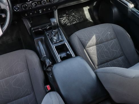 Used 2018 Toyota Tacoma TRD Sport w/ Technology Package image 21