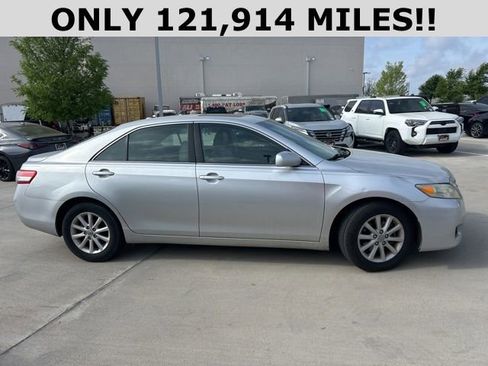 Used 2011 Toyota Camry XLE w/ XLE Extra-Value Pkg #2 image 2
