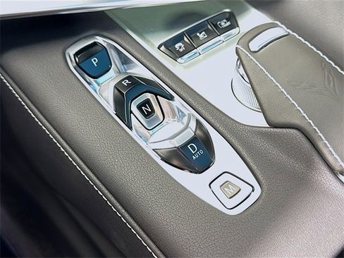 Used 2024 Chevrolet Corvette Stingray Preferred Cpe w/ Z51 Performance Package image 19