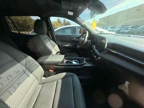 Used 2025 Chevrolet Equinox LT AWD/4WD image 14