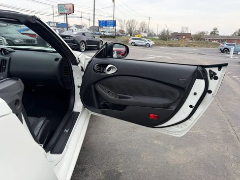 Used 2014 Nissan 370Z Touring w/ Sport Package RWD image 39