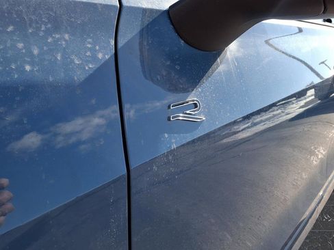 New 2026 Volkswagen Tiguan SE R-Line image 9