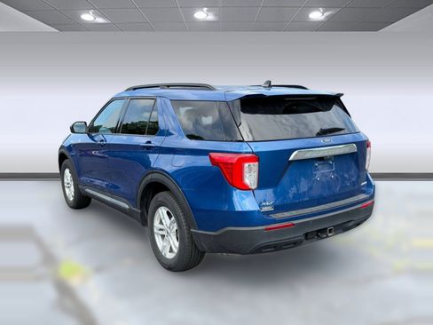 Used 2023 Ford Explorer XLT w/ Class IV Trailer Tow Package AWD/4WD image 2