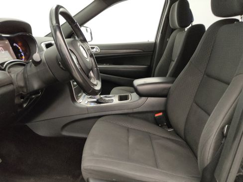 Used 2018 Jeep Grand Cherokee Laredo AWD/4WD image 17