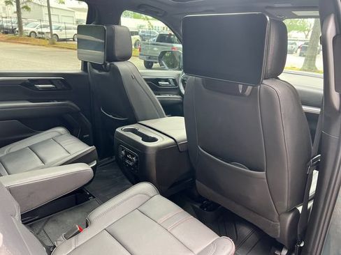 Used 2025 Chevrolet Suburban RST w/ RST Capability Package AWD/4WD image 19
