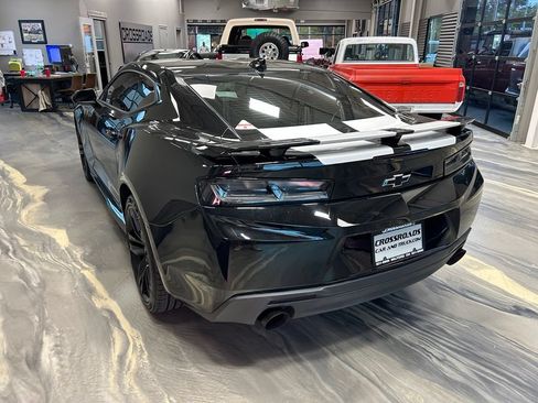 Used 2016 Chevrolet Camaro SS RWD image 32