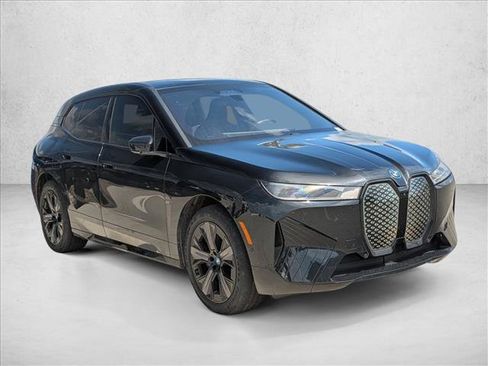 Used 2024 BMW iX xDrive50 w/ Sport Package AWD/4WD image 3