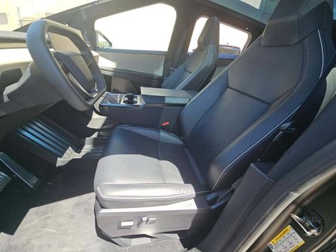 Used 2024 Tesla Cybertruck AWD Crew Cab image 6