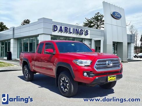 Used 2017 Toyota Tacoma TRD Off-Road w/ Tow Package AWD/4WD image 3