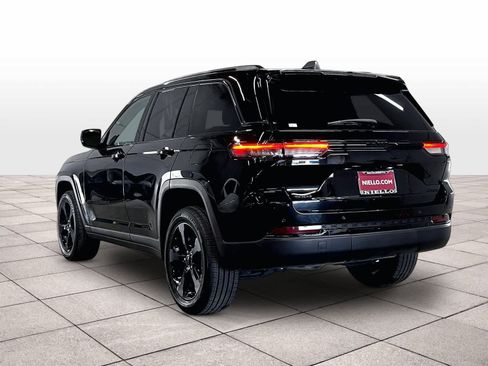 Used 2023 Jeep Grand Cherokee Limited w/ Black Appearance Package AWD/4WD image 13