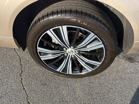 Used 2023 Volvo XC60 B5 Plus w/ Protection Package Premier FWD image 37