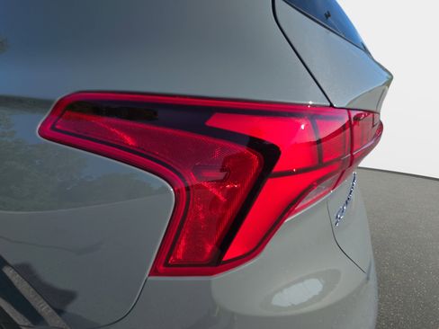 Used 2022 Hyundai Santa Fe Limited AWD/4WD image 35
