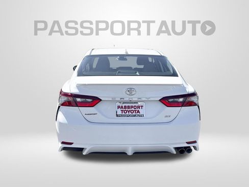 Used 2022 Toyota Camry SE FWD image 7