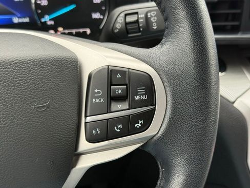 Certified 2022 Ford Explorer XLT w/ Equipment Group 202A image 33