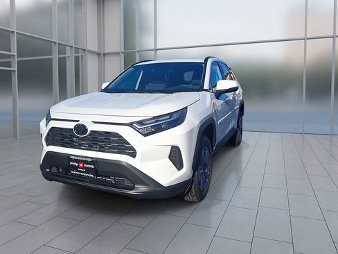 New 2025 Toyota RAV4 XLE image 4