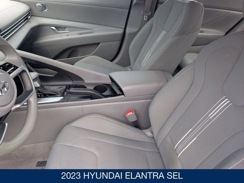 Used 2023 Hyundai Elantra SEL w/ Preferred Accessory Package FWD image 14