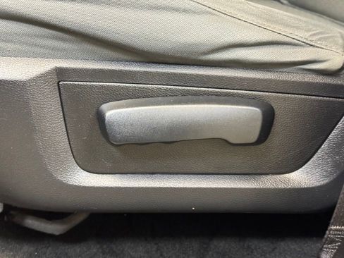 Used 2015 RAM 2500 Tradesman w/ Chrome Appearance Group image 11