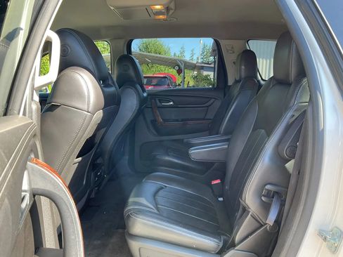 Used 2014 Chevrolet Traverse LTZ w/ LPO, 'HIT The Road' Package FWD image 10