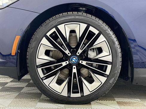 Used 2025 BMW i5 eDrive40i w/ Premium Package RWD image 30