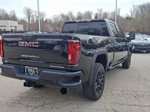 Certified 2022 GMC Sierra 2500 Denali w/ Denali Black Diamond Edition image 8