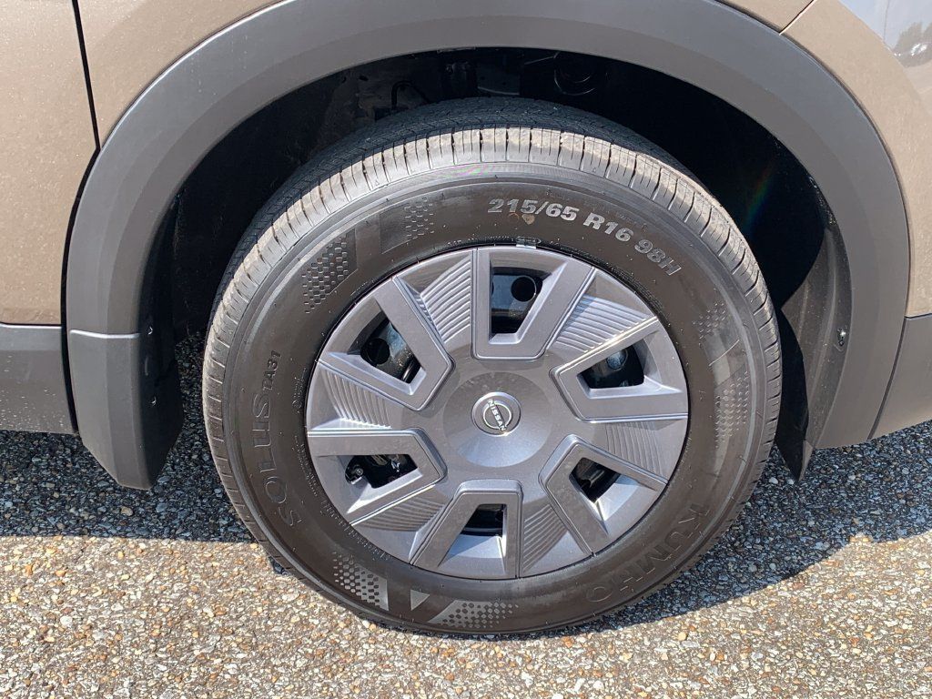 New 2027 Nissan Kicks S FWD image 6