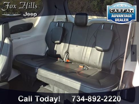 Used 2020 Chrysler Pacifica Limited w/ Tire & Wheel Group image 11