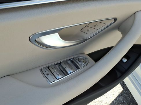 Used 2023 Mercedes-Benz E 350 4MATIC Sedan image 24