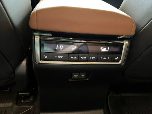 Used 2024 Lexus GX 550 w/ Accessory Package (Z1) AWD/4WD image 20