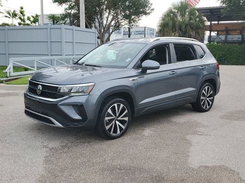 Certified 2023 Volkswagen Taos SE FWD image 9