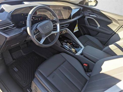 Used 2025 Audi Q5 Premium Plus AWD/4WD image 3