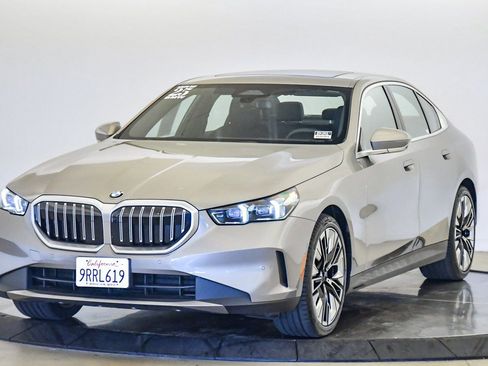 Used 2025 BMW 530i w/ Premium Package image 1