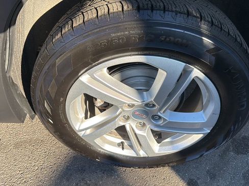 Used 2018 GMC Terrain SLE FWD image 9