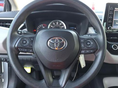 Used 2020 Toyota Corolla LE image 8