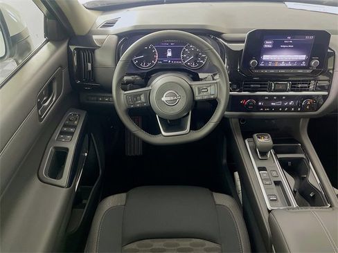 New 2025 Nissan Pathfinder SV image 16