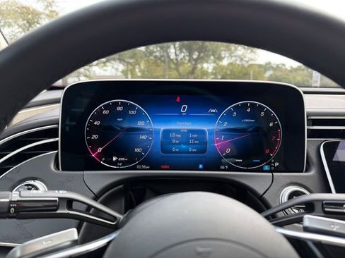 Used 2024 Mercedes-Benz E 350 4MATIC Sedan image 17