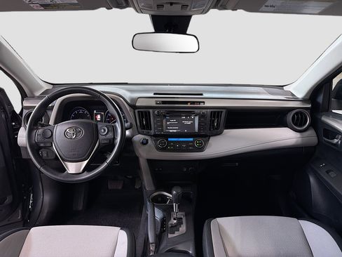 Used 2018 Toyota RAV4 XLE AWD/4WD image 3