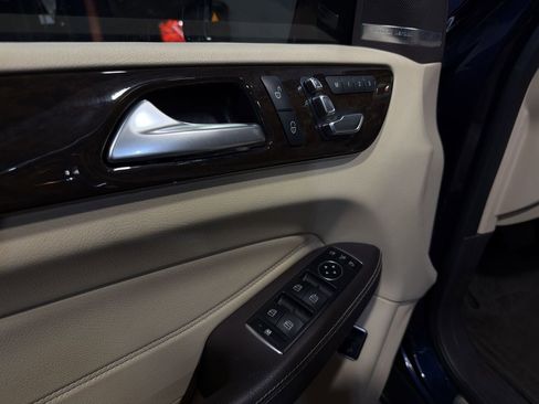 Used 2018 Mercedes-Benz GLE 350 w/ Premium 1 Package image 17