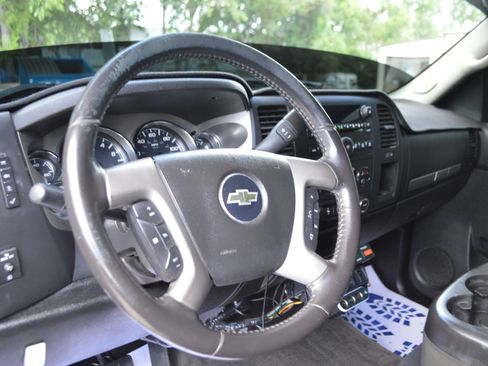 Used 2011 Chevrolet Silverado 1500 LT w/ All-Star Edition AWD/4WD image 18