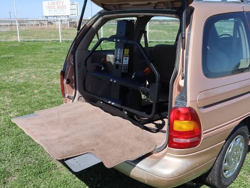 Used 1995 Ford Windstar LX FWD image 22