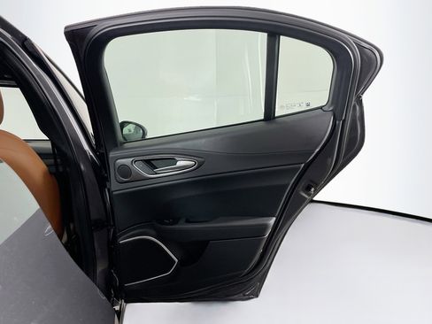 Used 2022 Alfa Romeo Giulia Ti image 32