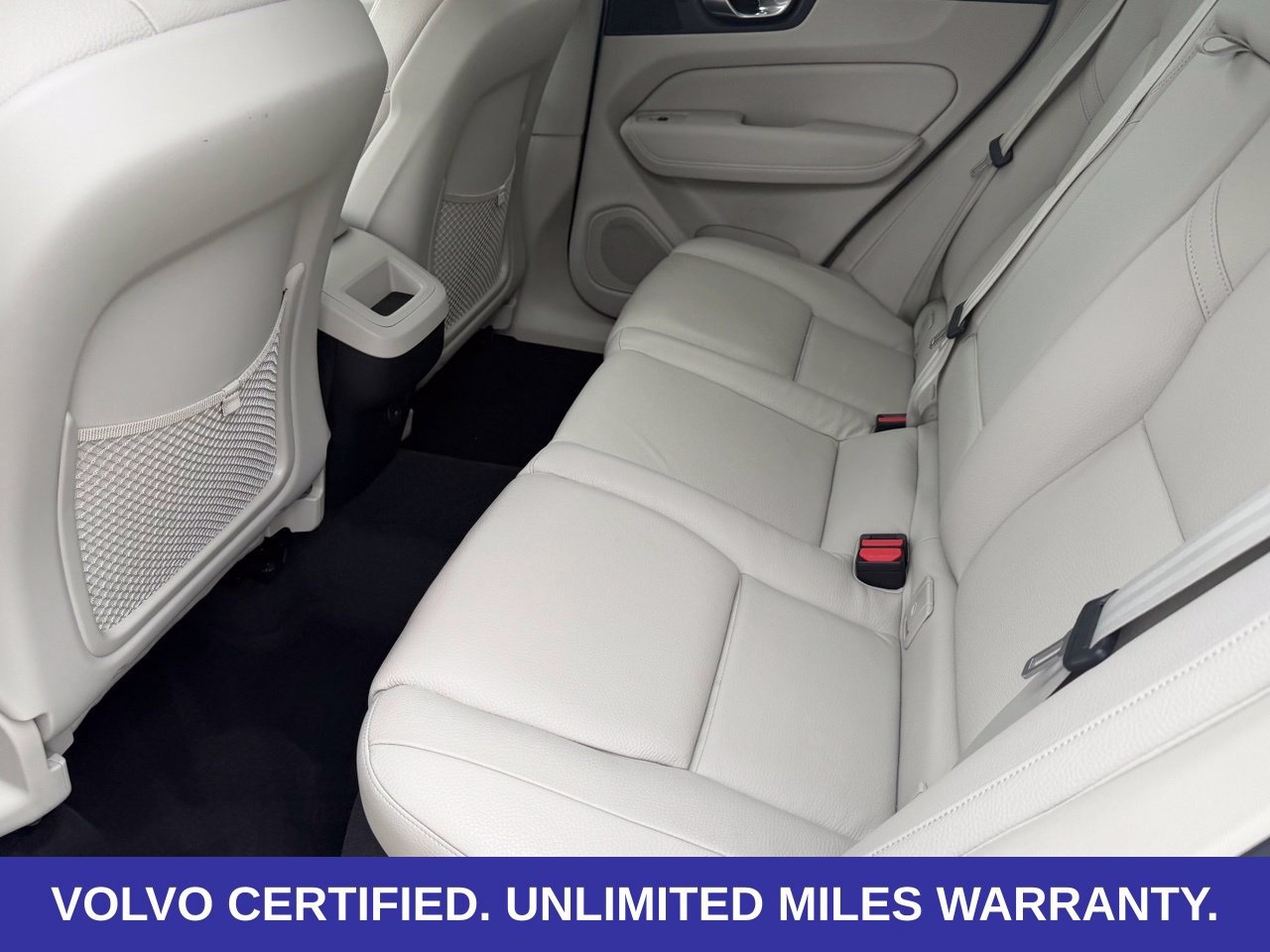 Certified 2024 Volvo XC60 B5 Plus w/ Protection Package Premier AWD/4WD image 31